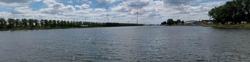 Vissen op het kanaal Gent-terneuzen (1024 x 200 px)