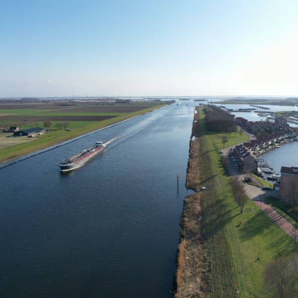 Vissen in het Schelde-Rijnkanaal