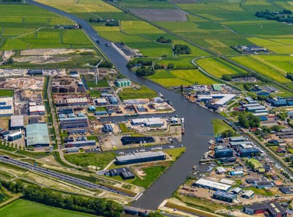 Vissen in het van Harinxmakanaal